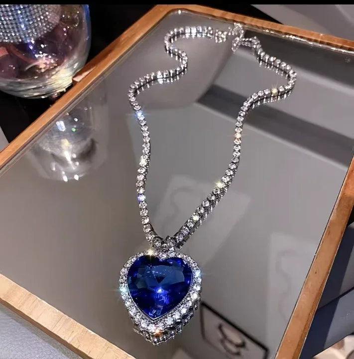 Titanic Heart of the Ocean Necklace - Red Leaf Forest