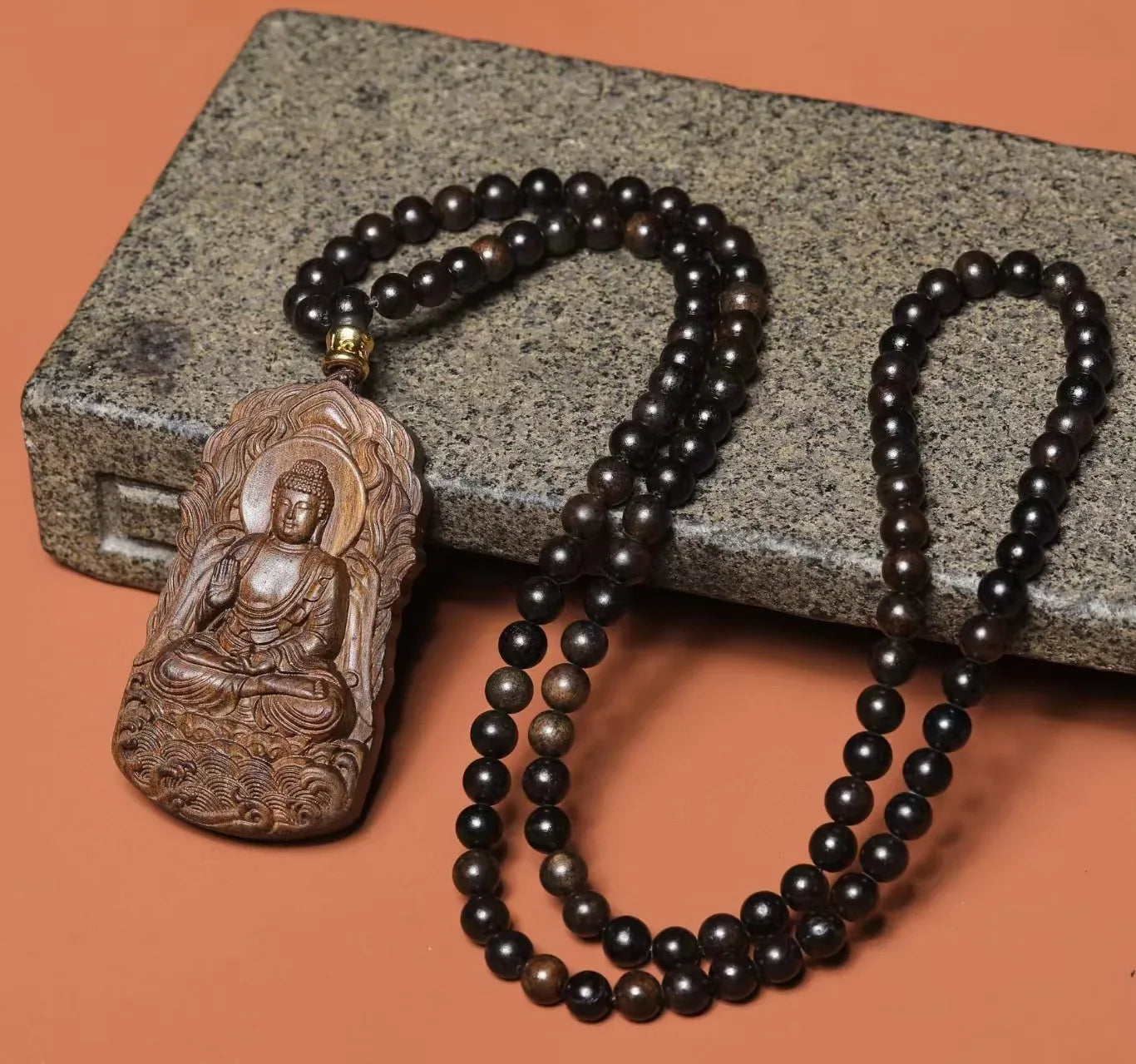 Ancient Yisumu Agarwood Pendant - Traditional Cultural Jewelry - Red Leaf Forest