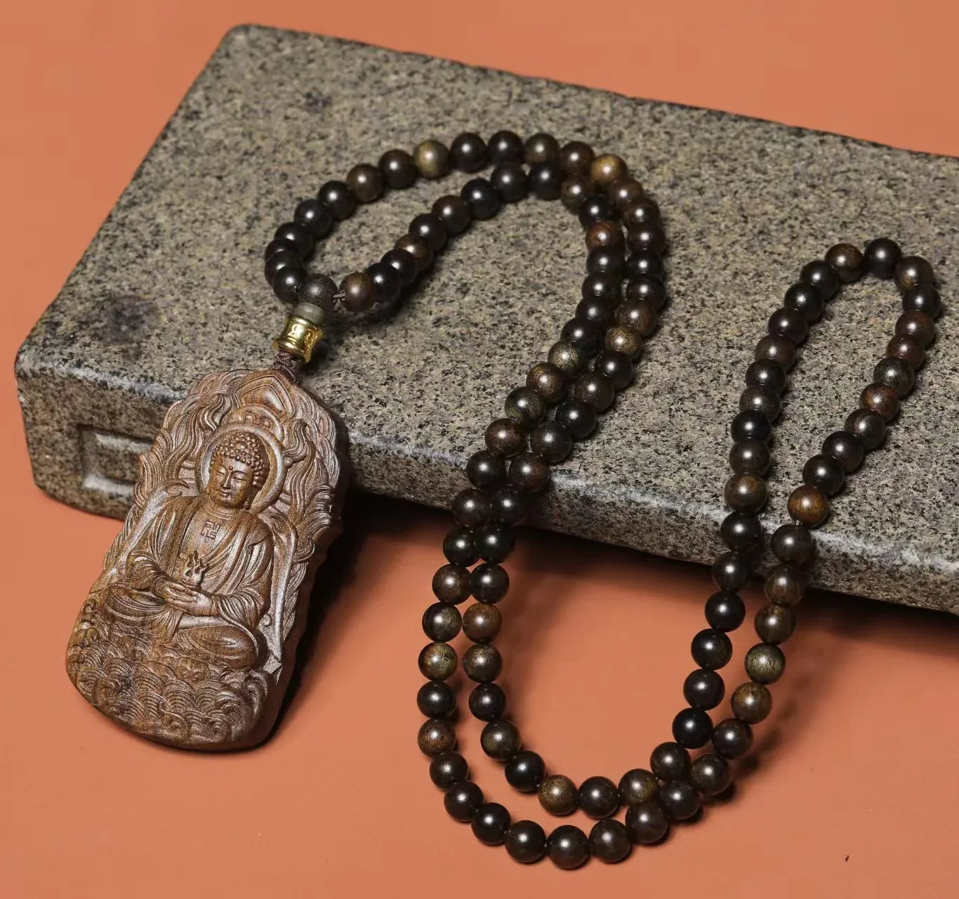 Ancient Yisumu Agarwood Pendant - Traditional Cultural Jewelry - Red Leaf Forest