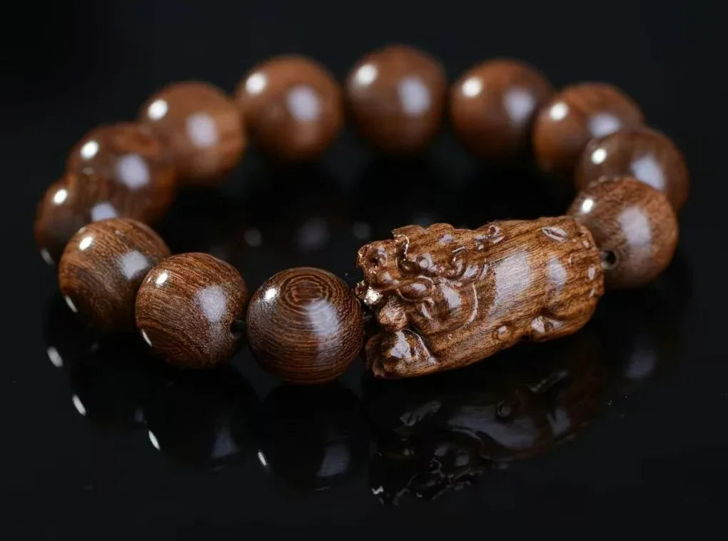 Rosewood Golden Satinwood Pendant - Traditional Cultural Jewelry - Red Leaf Forest