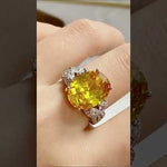 Retro exquisite gemstone ring showcase video featuring sparkling yellow diamond and London blue sapphire designs with 360-degree view